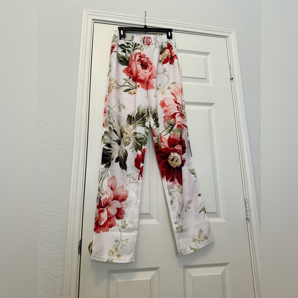 New Designer Like Floral Wide Leg Pants - M/L - Picture 6 of 7